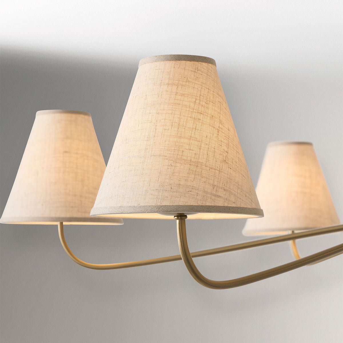 
Fibura Pleated Shade Chandelier for Traditional Dining Rooms